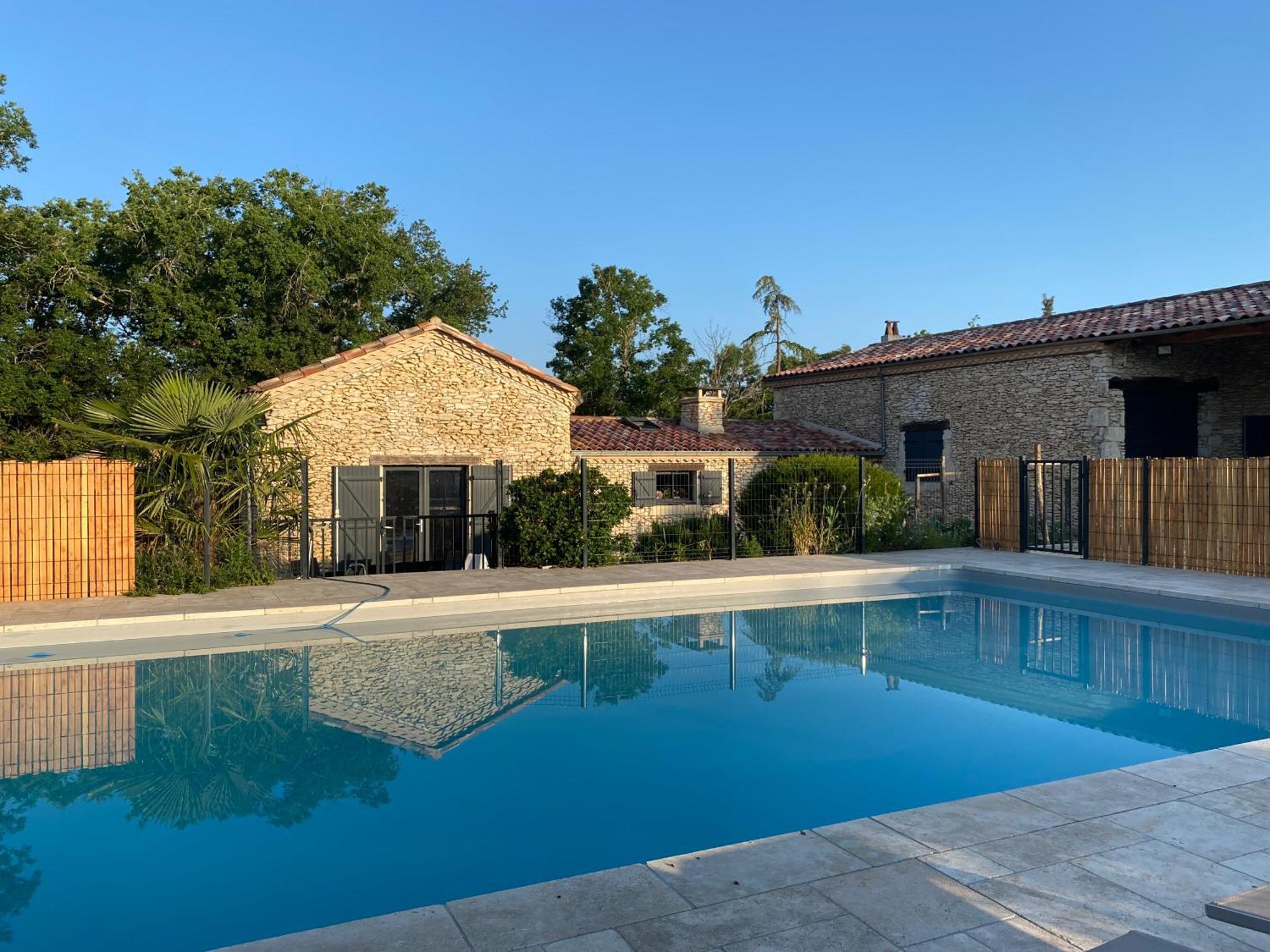 Coulonges Ξενοδοχείο Savignac-sur-Leyze Εξωτερικό φωτογραφία